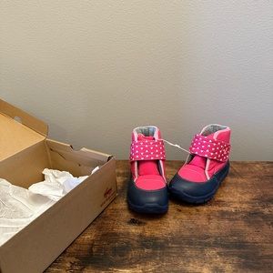 BRAND NEW! Toddler girl, size 12. See Kai Run winter boots.